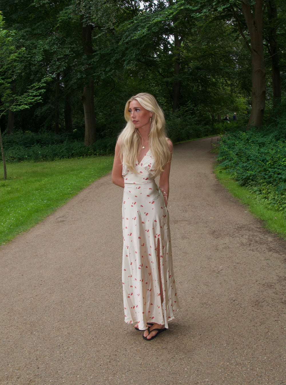 Marielle kjole med blomster - Beige