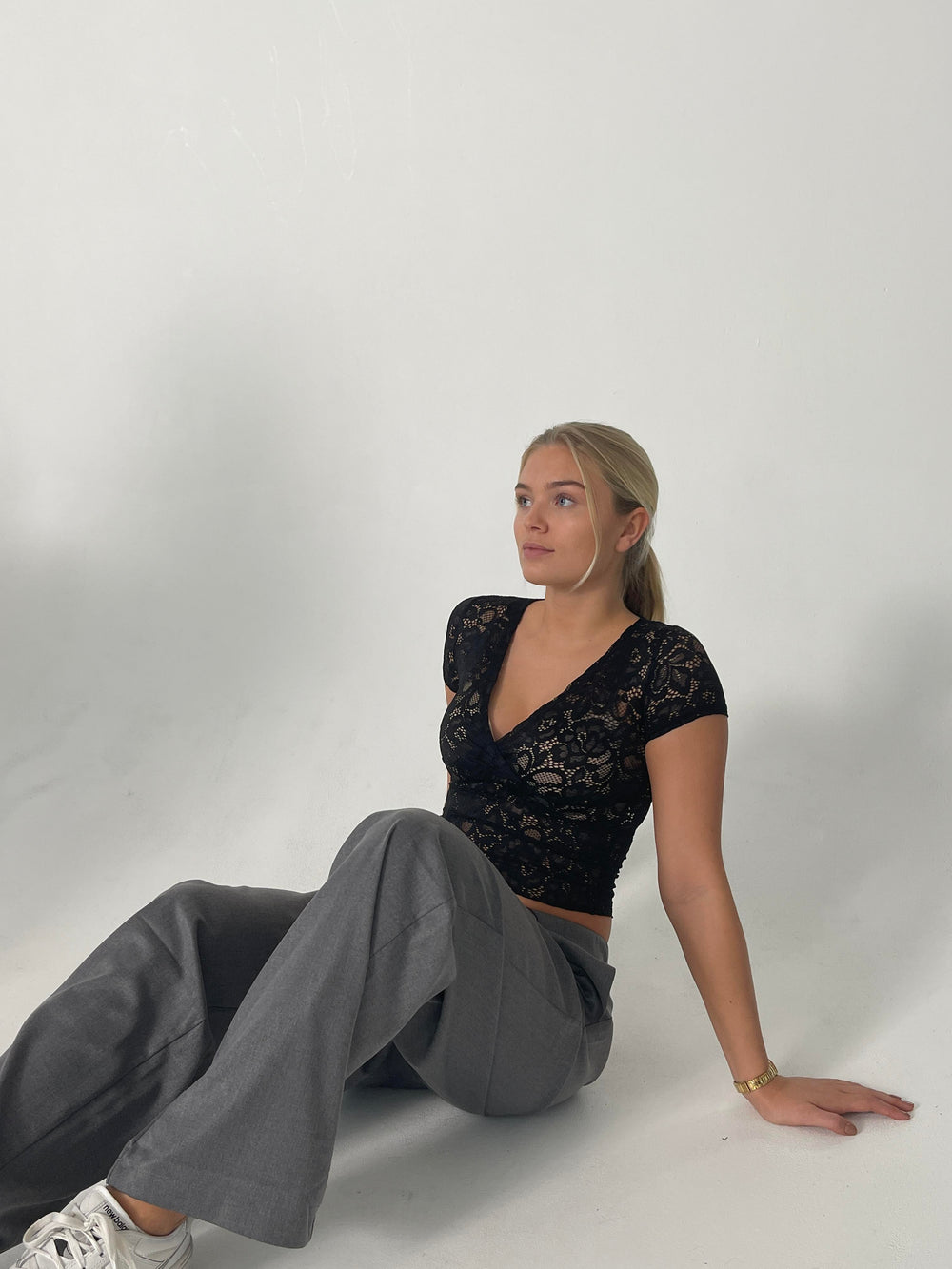 Bernadette blonde top - sort