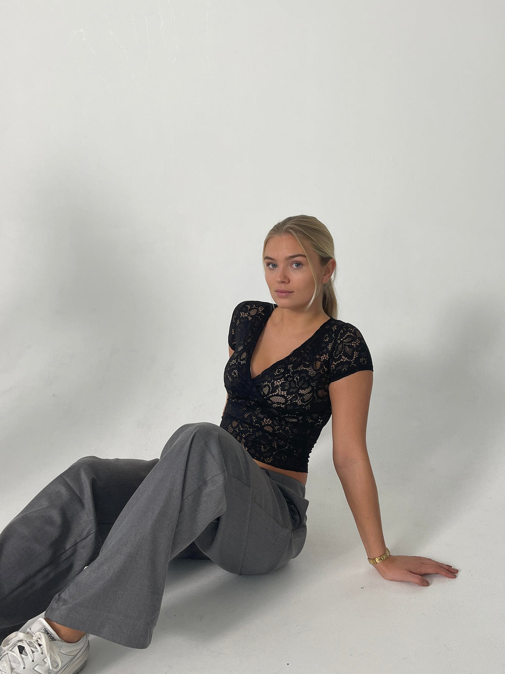 Bernadette blonde top - sort