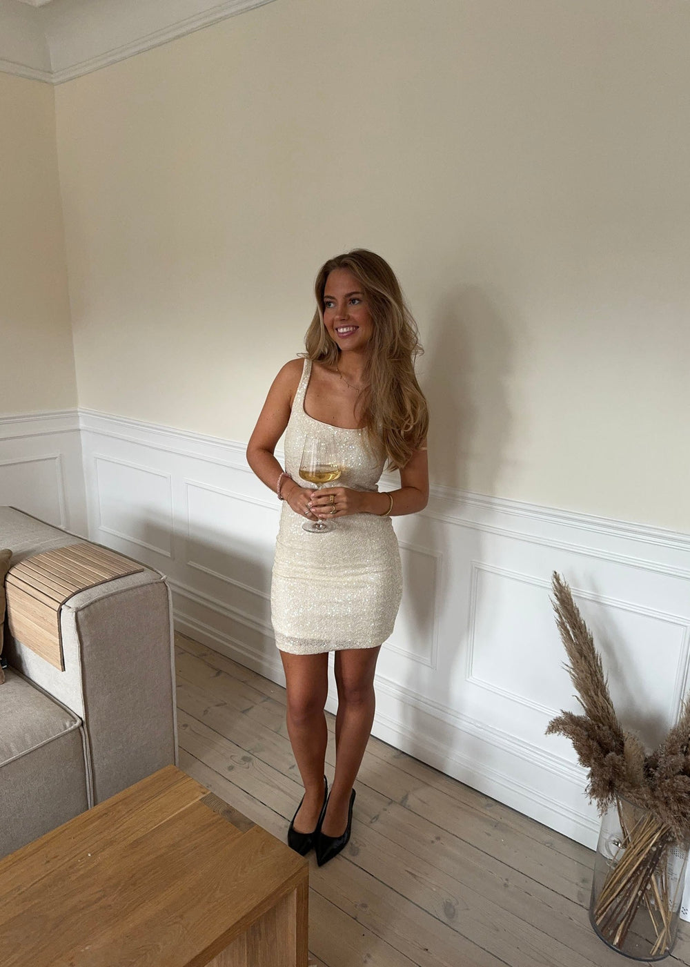 Bella kjole med pallietter - Off white