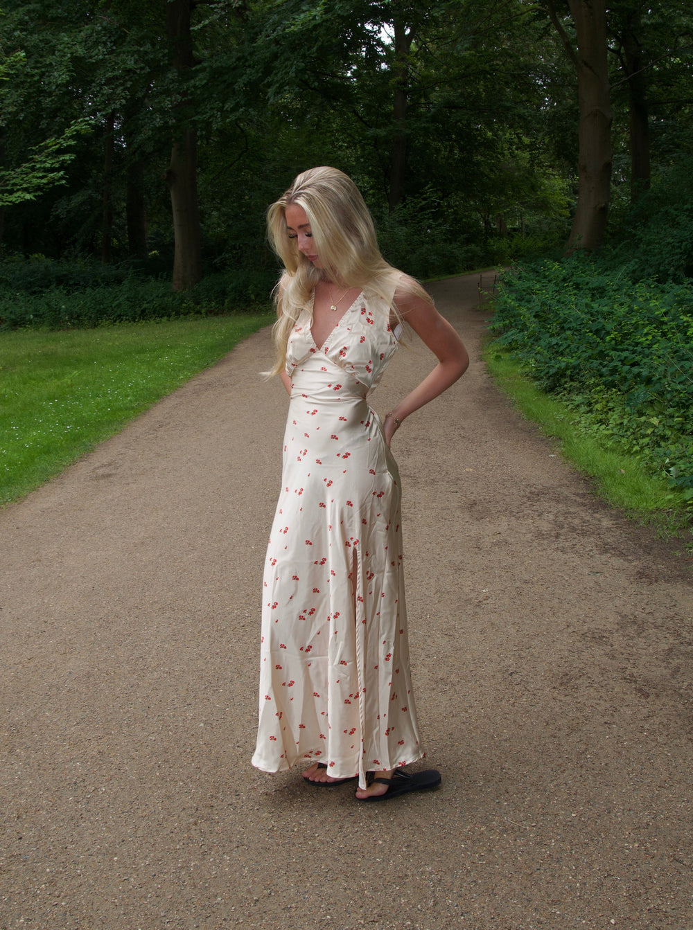 Marielle kjole med blomster - Beige