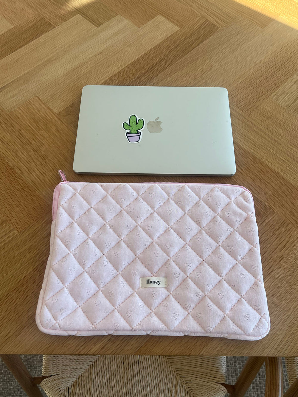 Honey computer sleeve - Lyserød med broderet hjerter