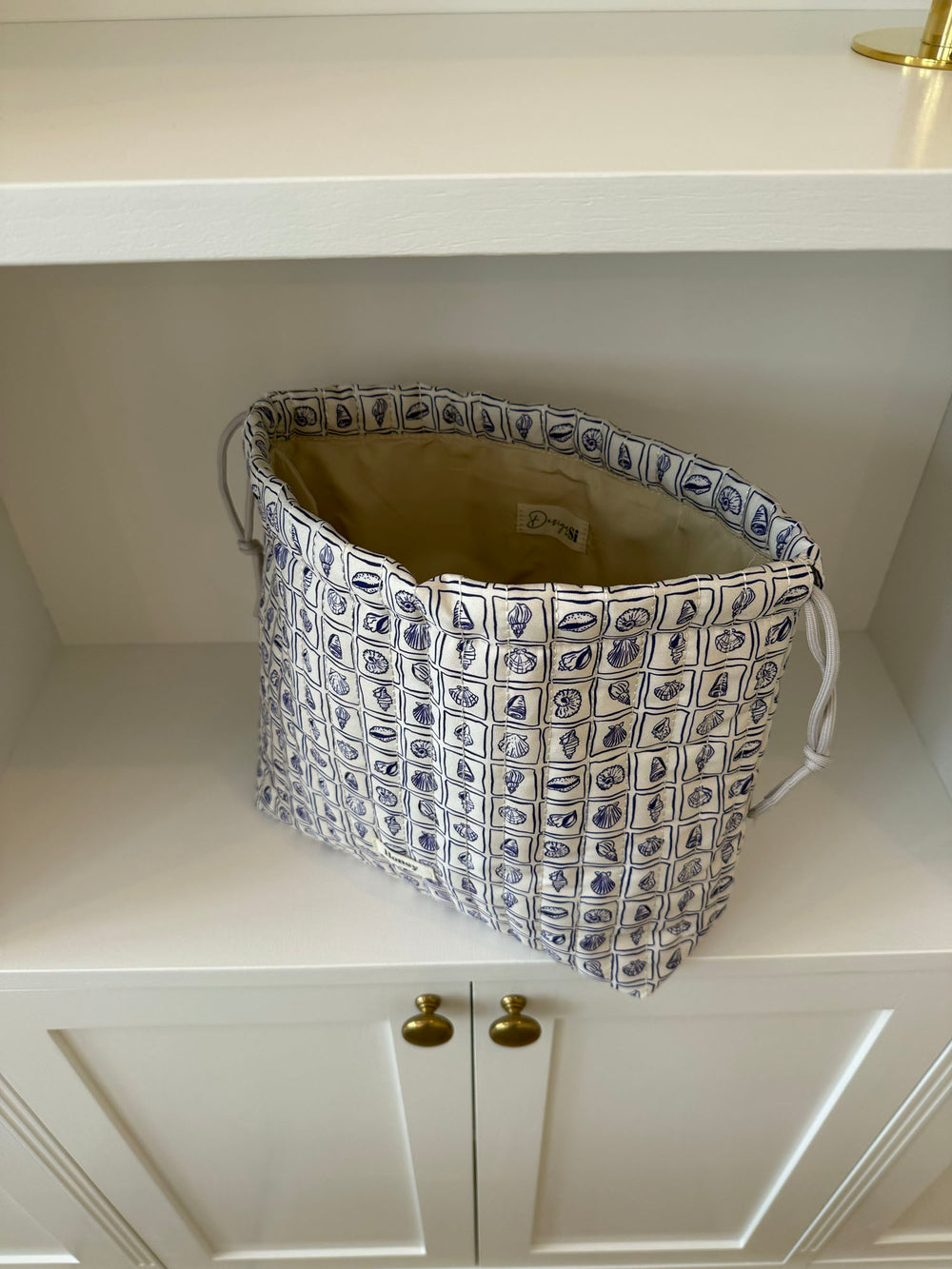 Honey stor toilettaske - Hvid med lilla konkylier