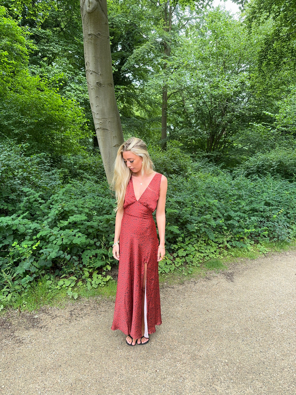 Marielle kjole med blomster - Sort/rød