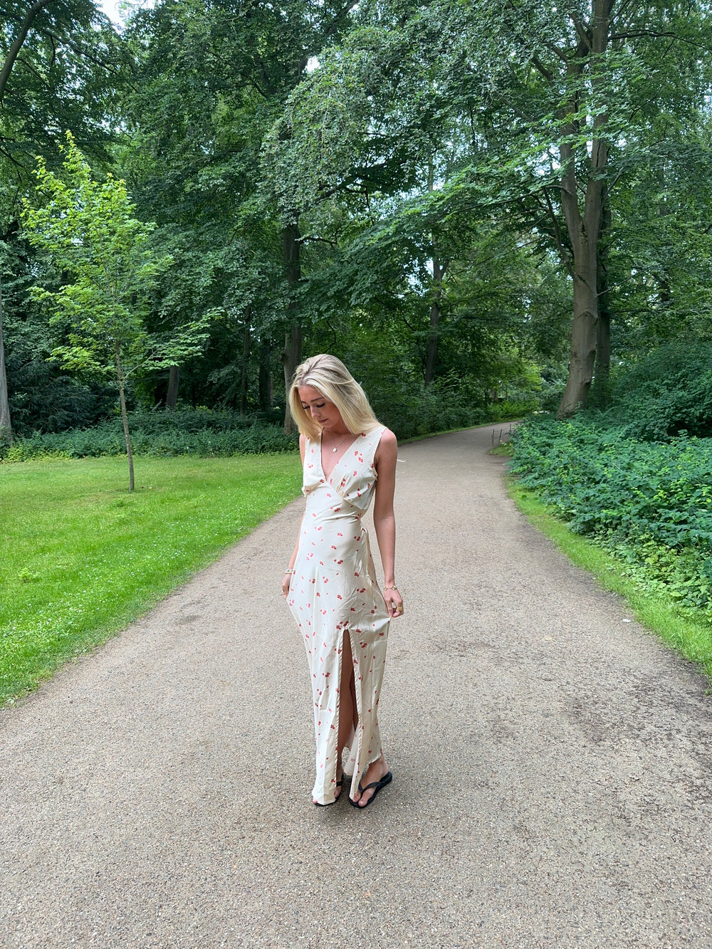 Marielle kjole med blomster - Beige