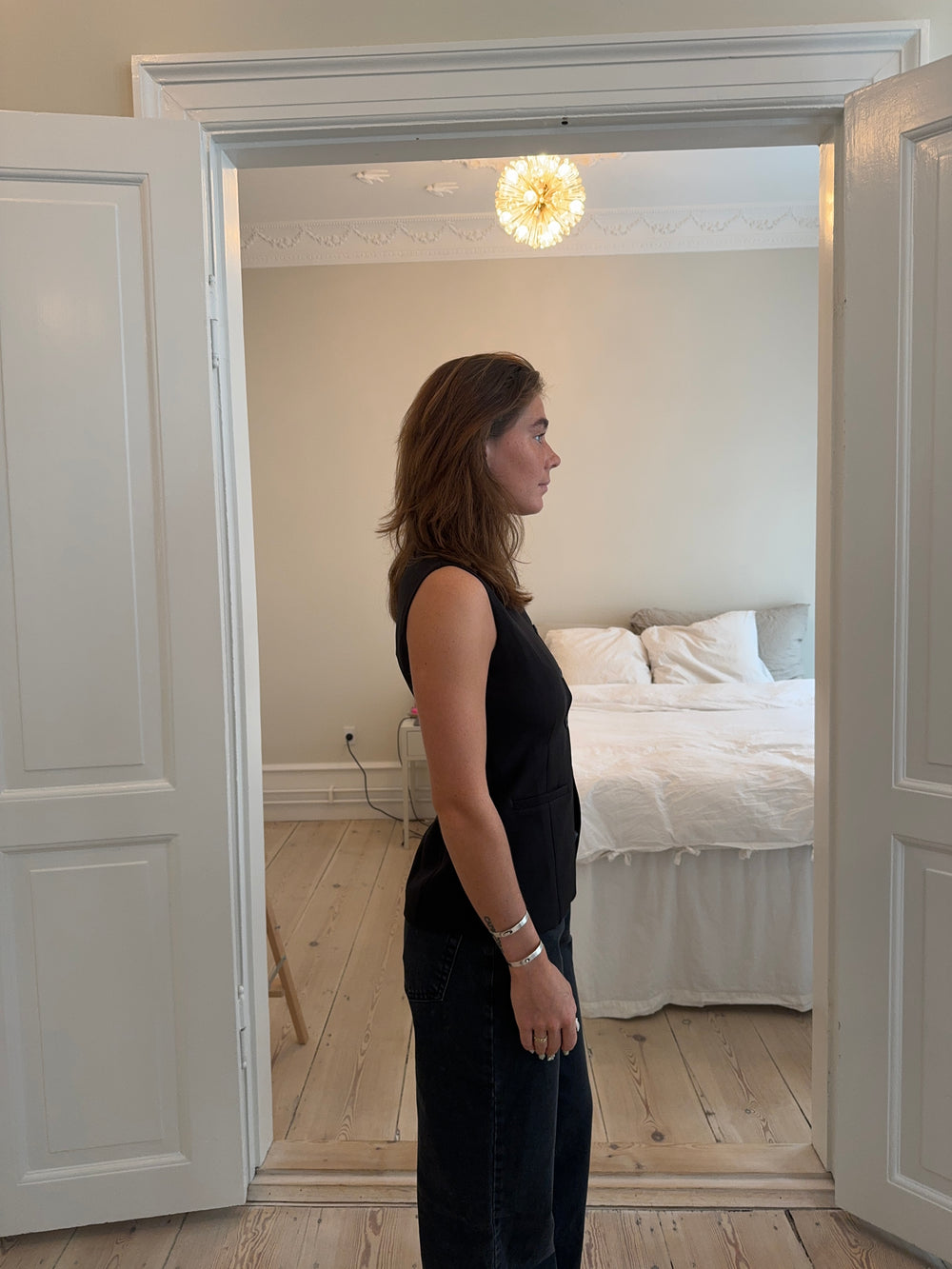 Annika vest med knapper - Sort