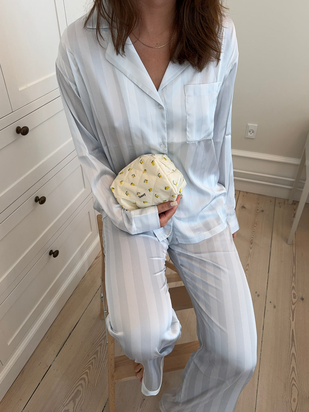 Honey lille toilettaske - Lys gul med citroner