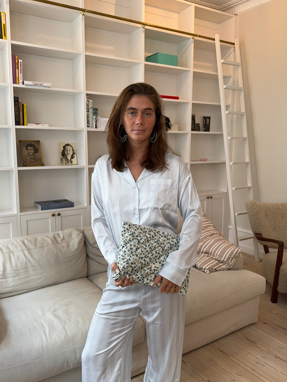 Honey computer sleeve - Hvid med blå blomster