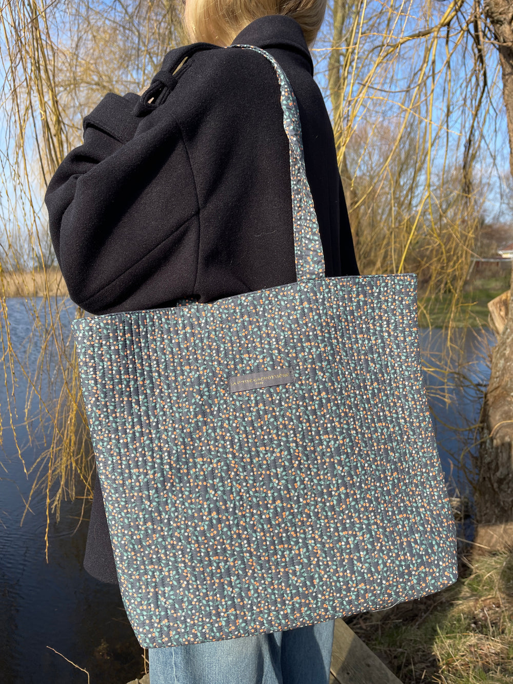 Rhodes net med blomster - navy/grøn