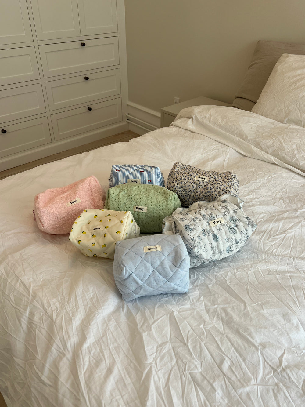 Honey stor toilettaske - Mint grøn i broderi