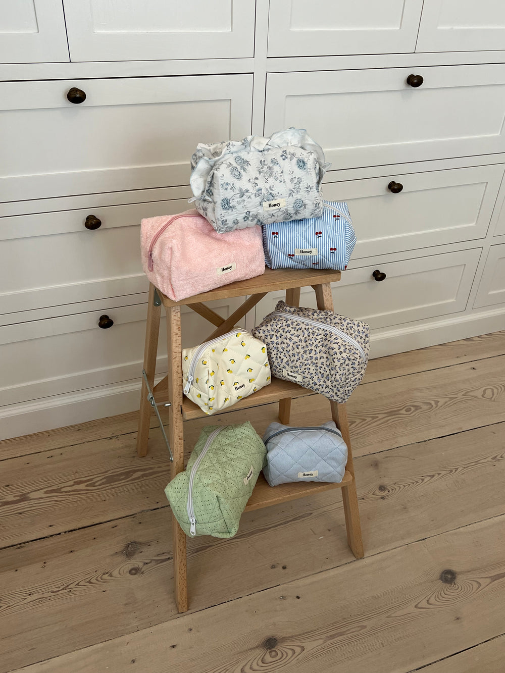 Honey stor toilettaske - Mint grøn i broderi