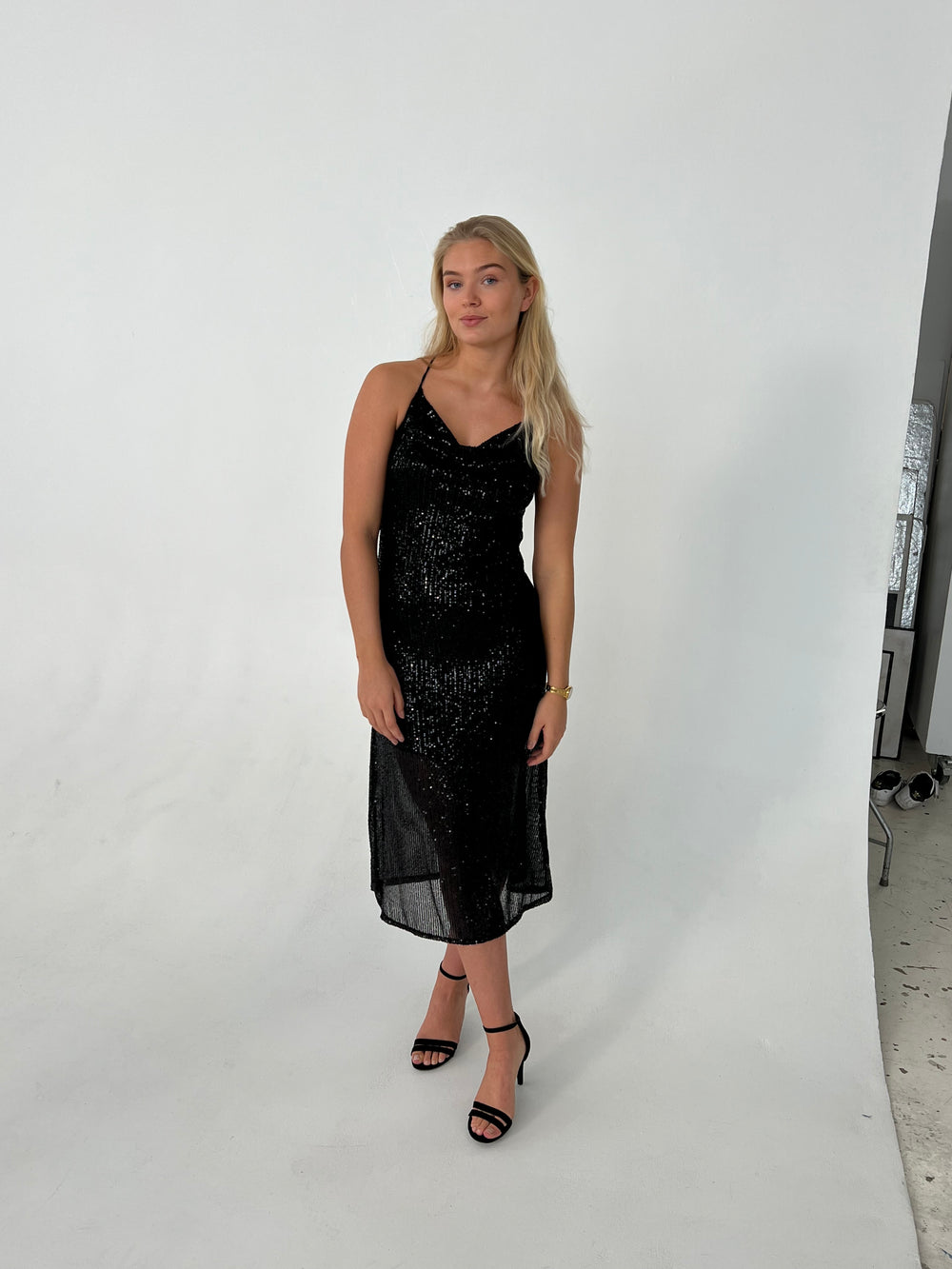 Vivi palliet kjole med åben ryg - Sort
