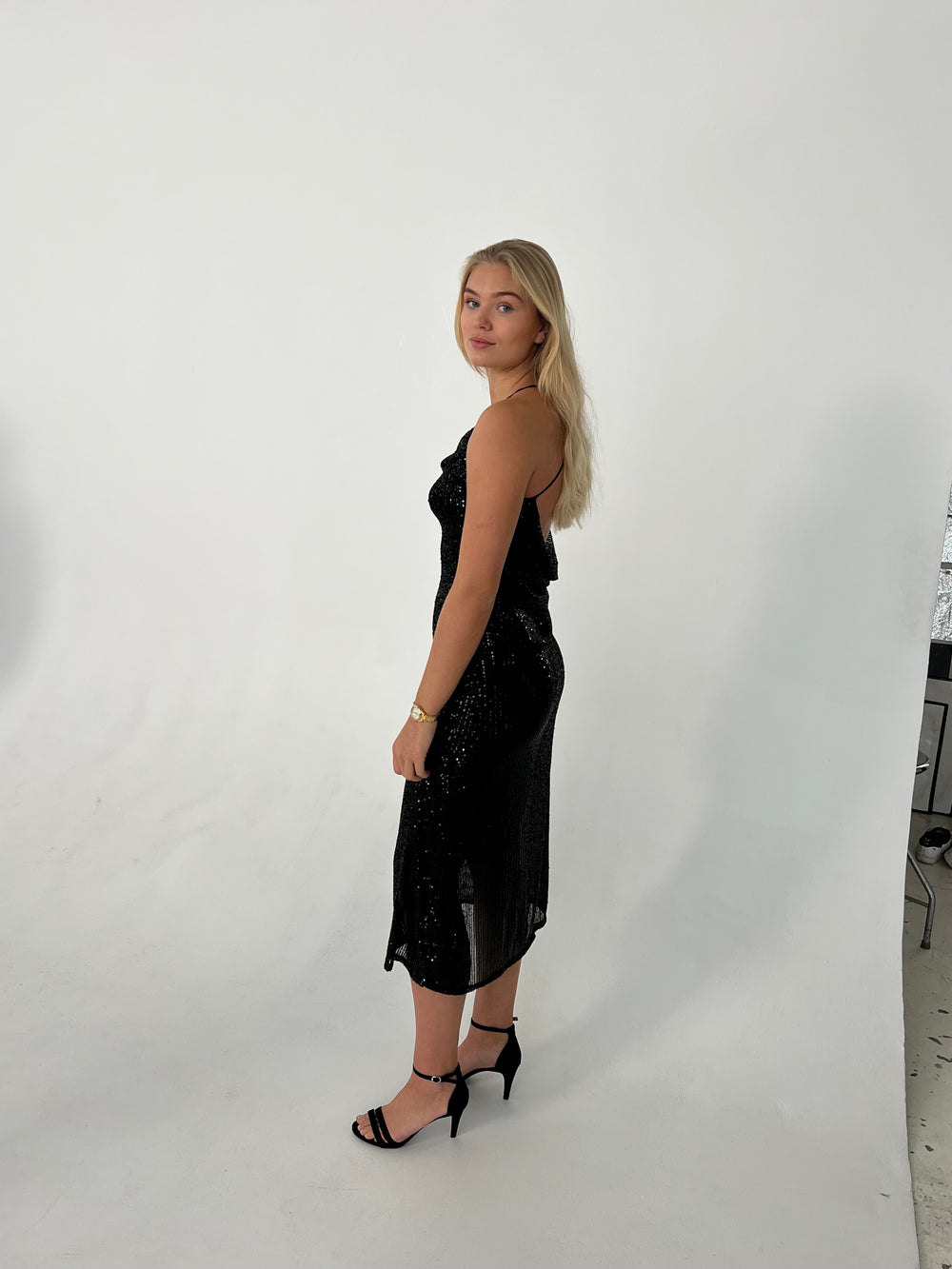 Vivi palliet kjole med åben ryg - Sort