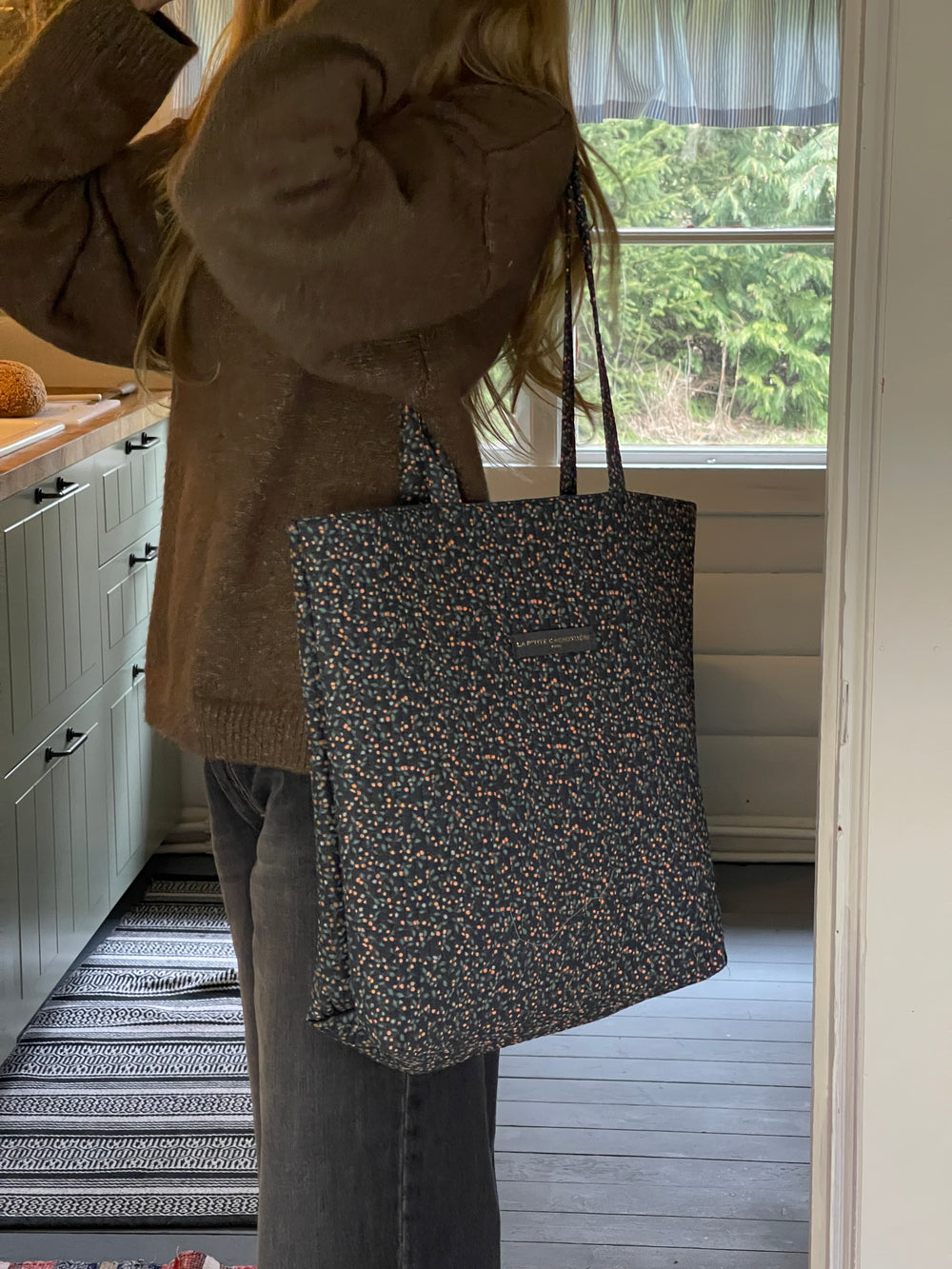 Rhodes net med blomster - navy/grøn