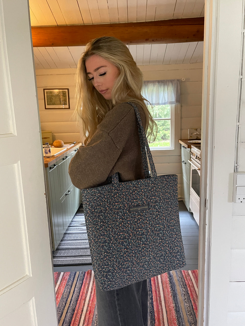 Rhodes net med blomster - navy/grøn