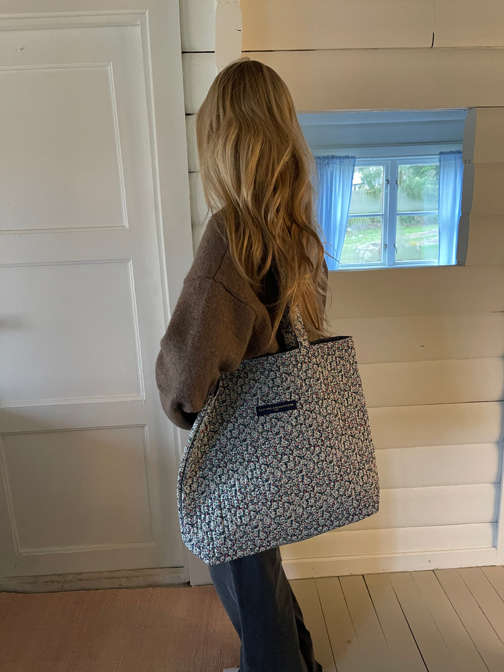 Rhodes net med blomster - grøn/hvid/rød