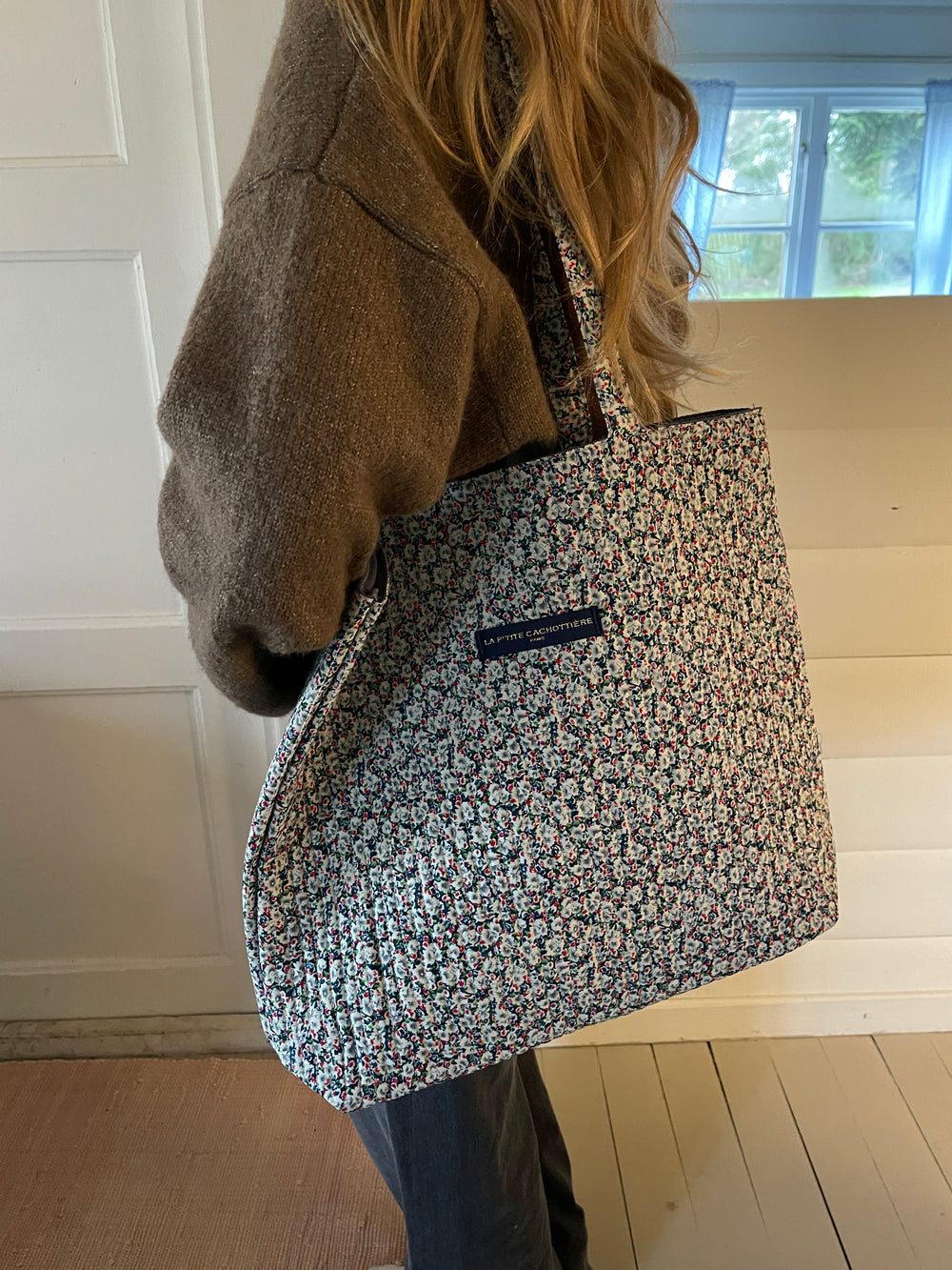 Rhodes net med blomster - grøn/hvid/rød