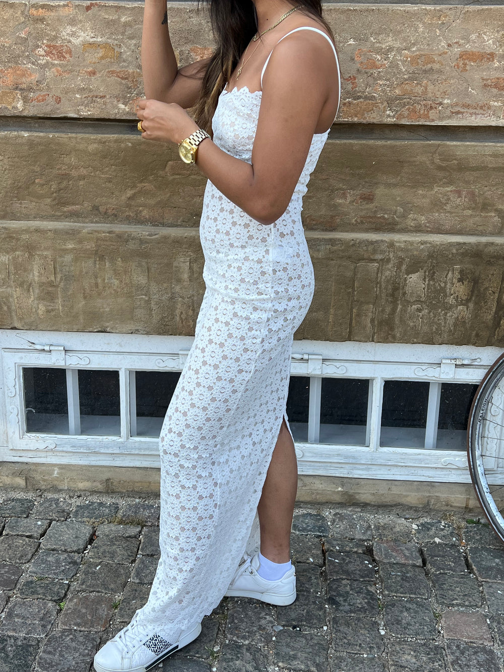 Ember broderet kjole - hvid