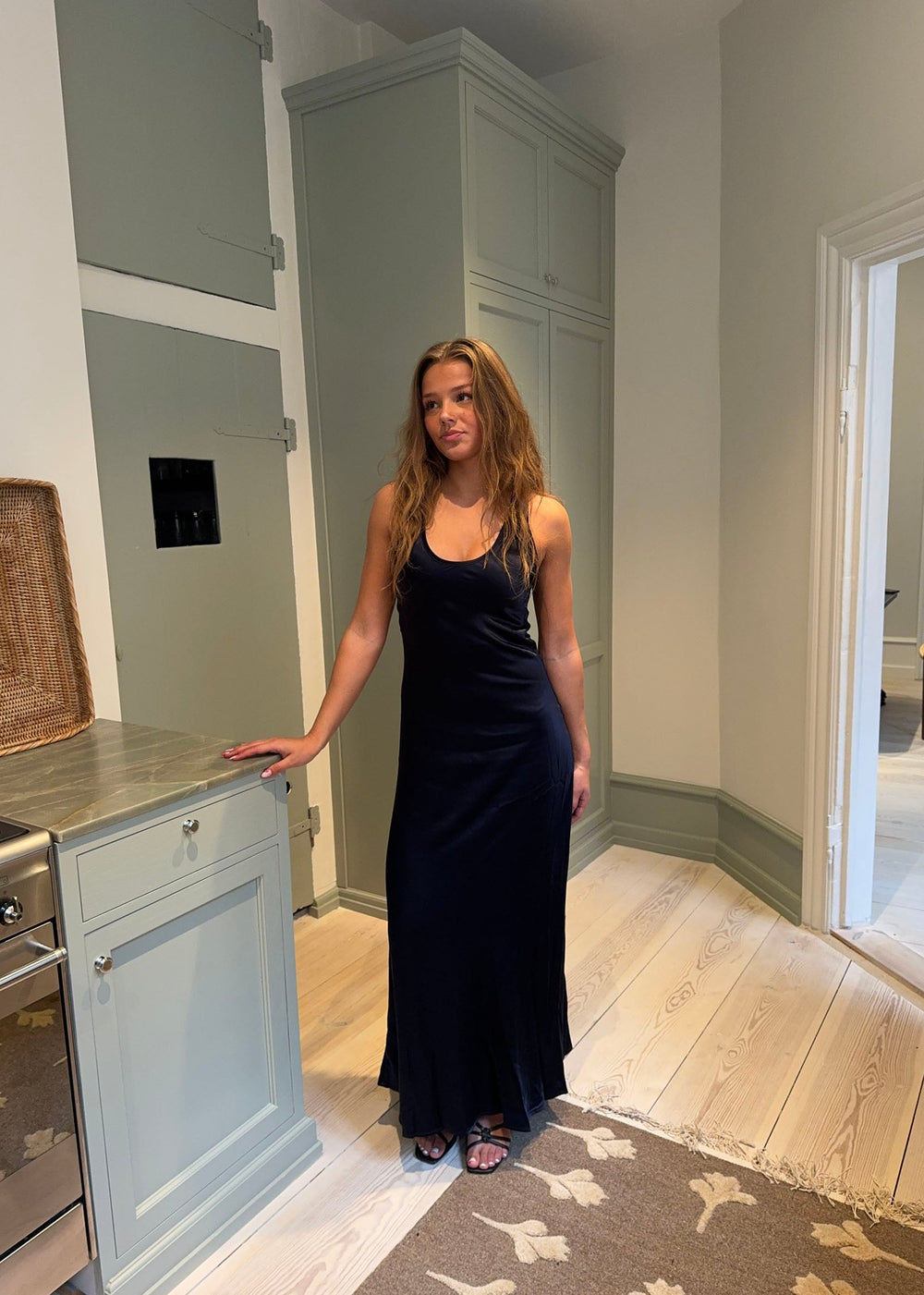 Jeanne satin kjole - Navy