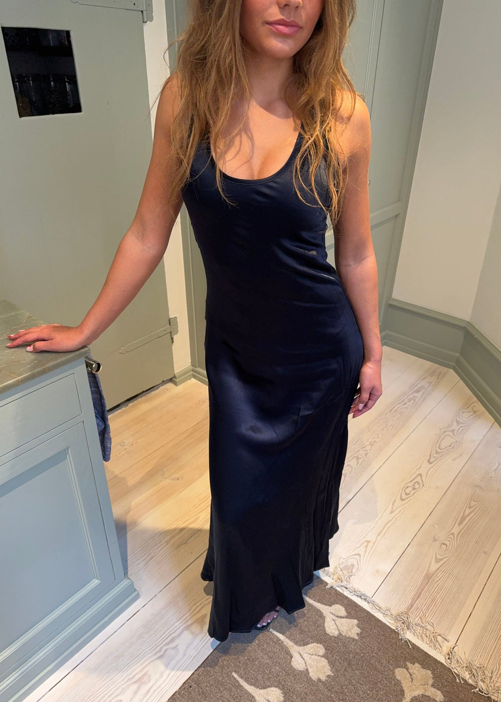 Jeanne satin kjole - Navy