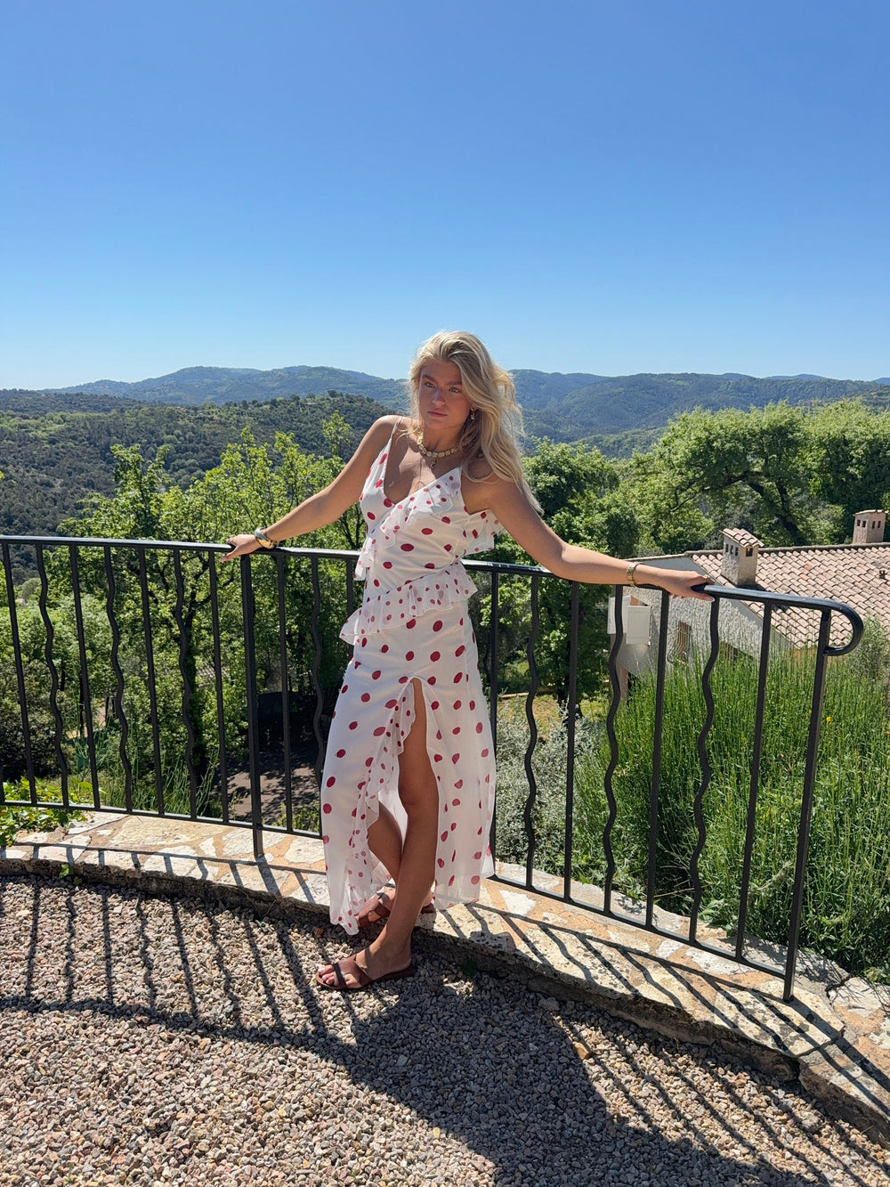 Lolana kjole med polkaprikker - Hvid/rød