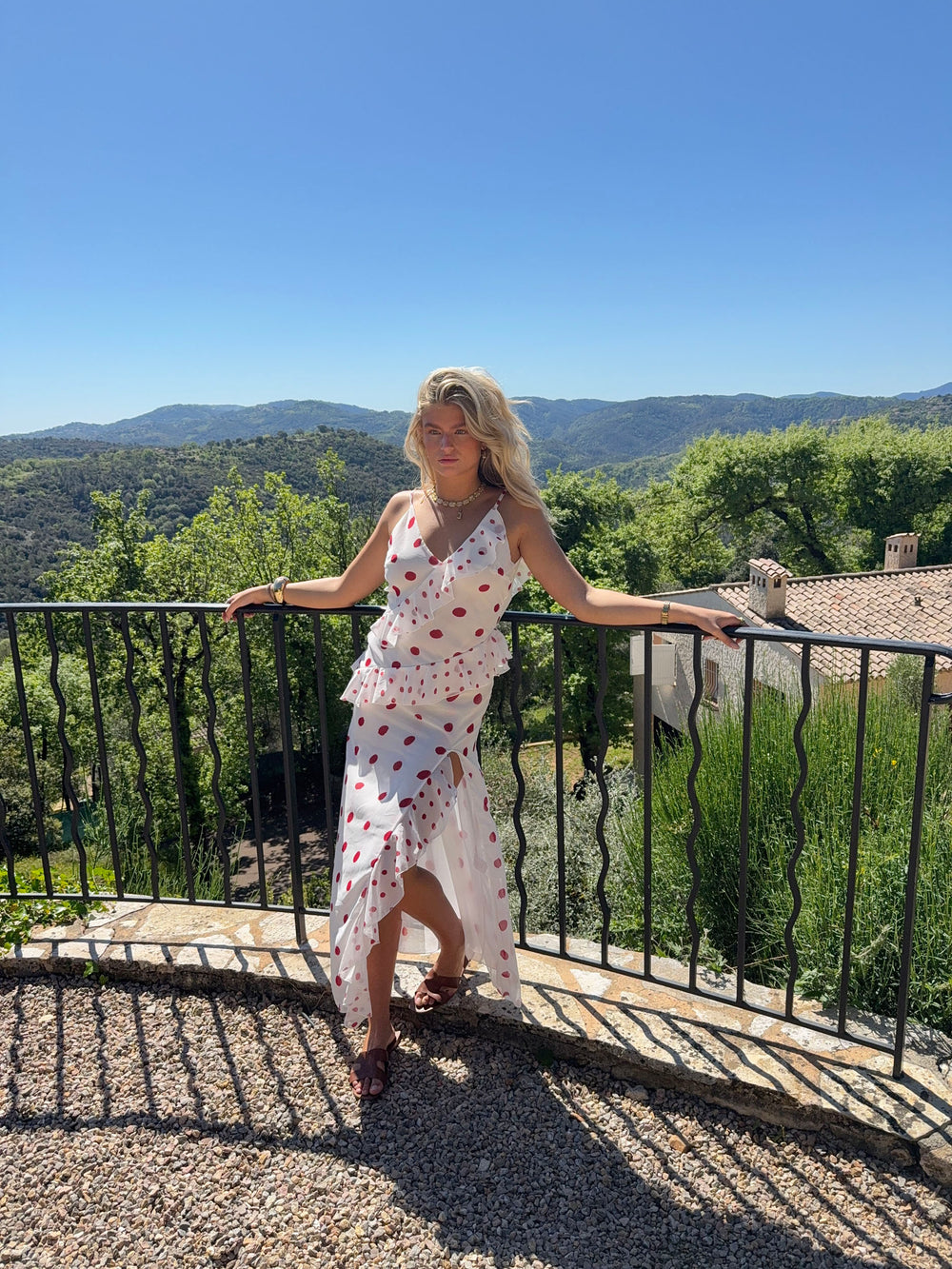 Lolana kjole med polkaprikker - Hvid/rød