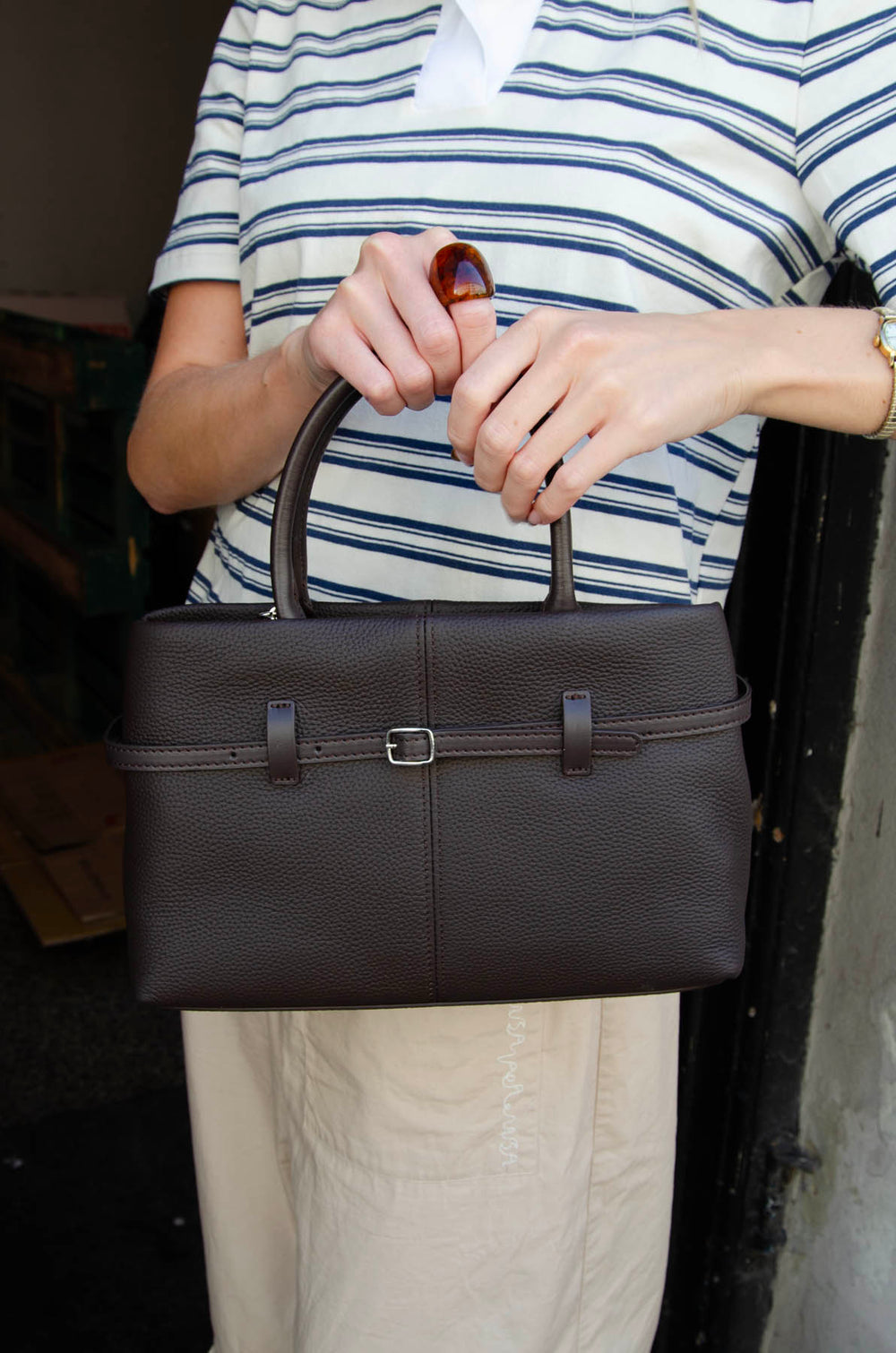 Lou lille håndtaske med detaljer - Brun