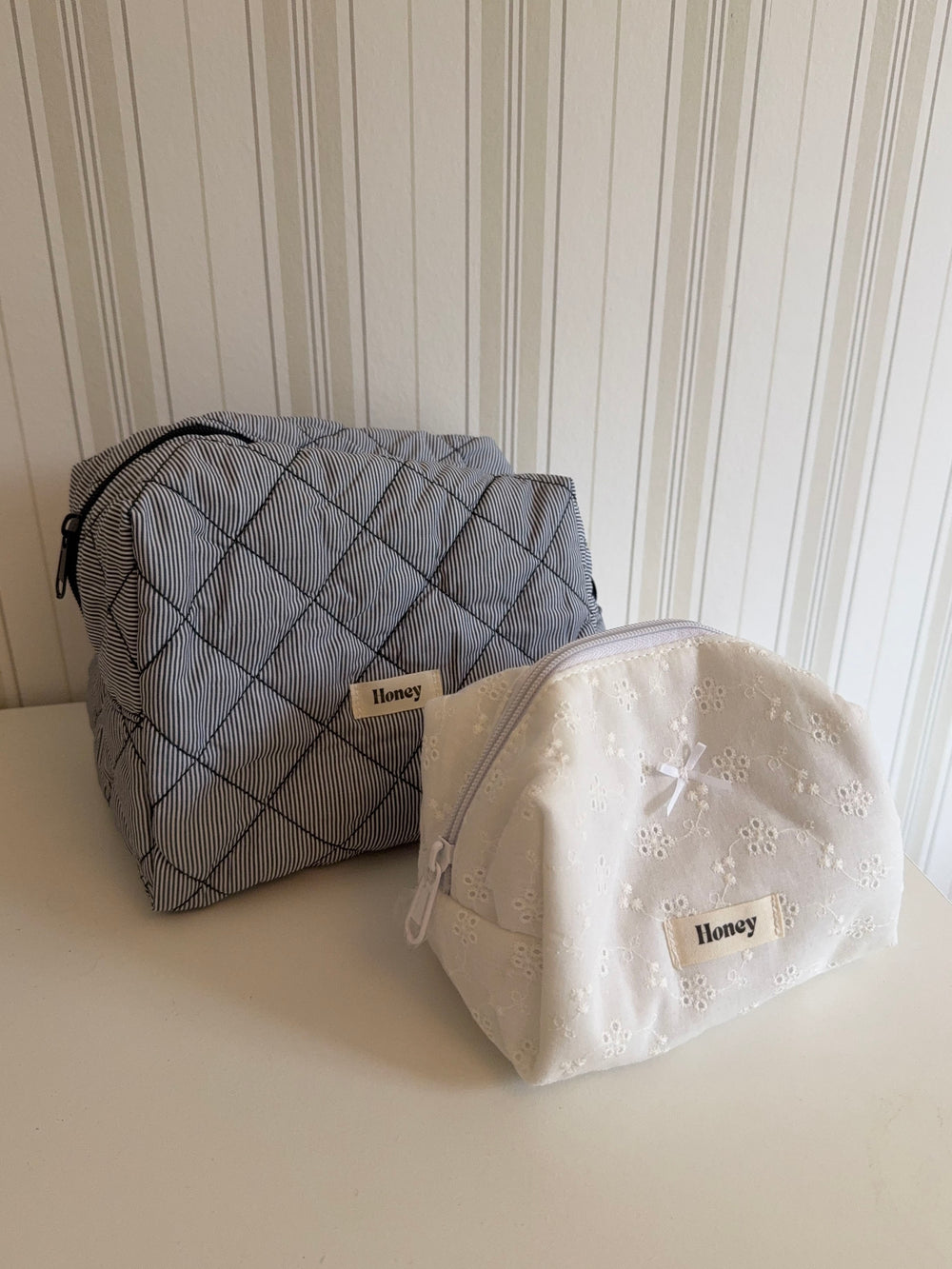 Honey lille toilettaske med broderi - Hvid
