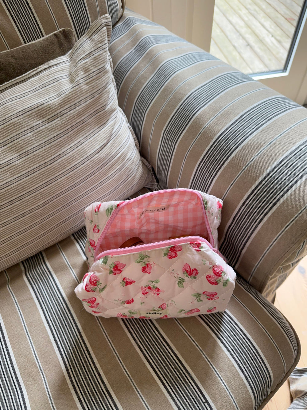 Honey lille toilettaske med jordbær - Lyserød