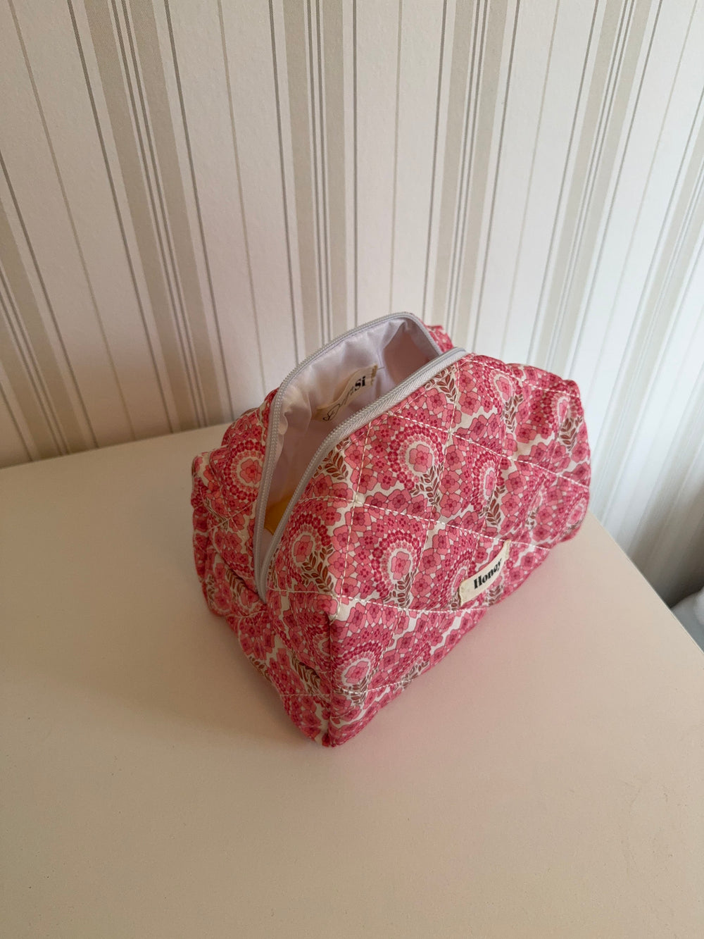 Honey lille toilettaske med blomster - Pink