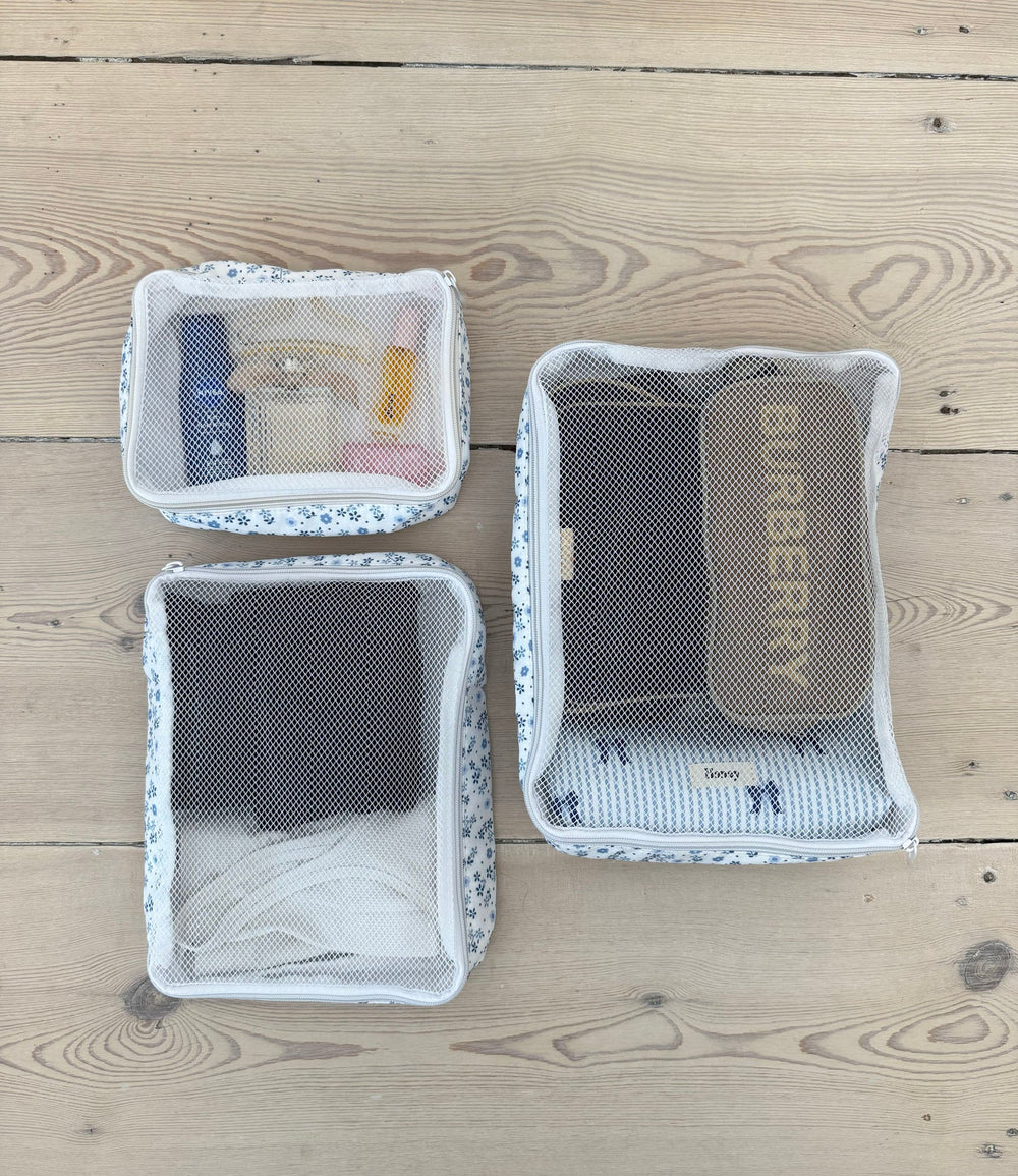 Honey packing cubes - Hvid med blå blomster