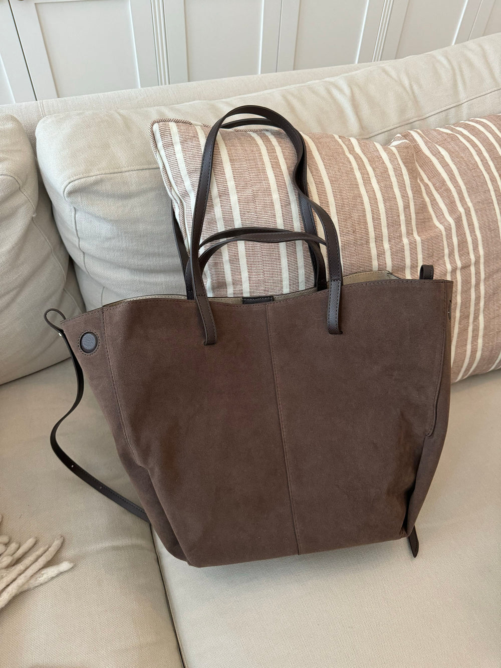 Bergen skuldertaske i ruskind - Brun