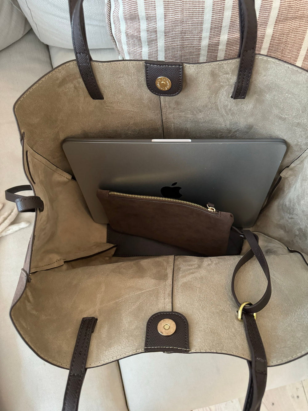 Bergen skuldertaske i ruskind - Brun