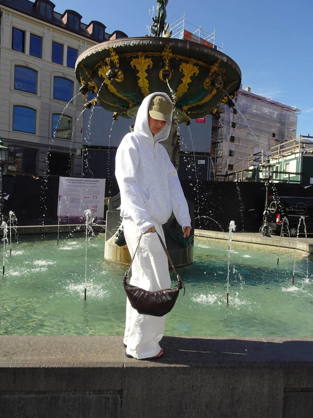 Lara skuldertaske i læder - Brun
