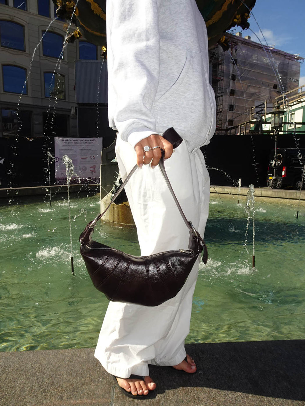 Lara skuldertaske i læder - Brun