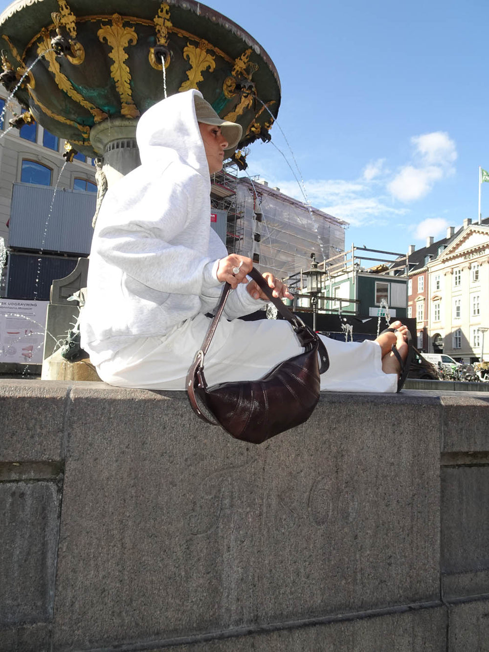 Lara skuldertaske i læder - Brun