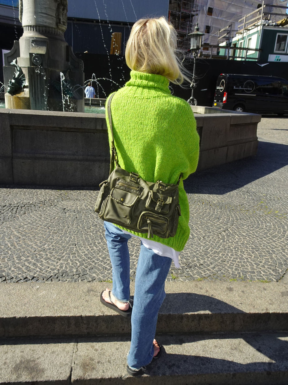 Gamil skuldertaske med lommer - Brun/grøn