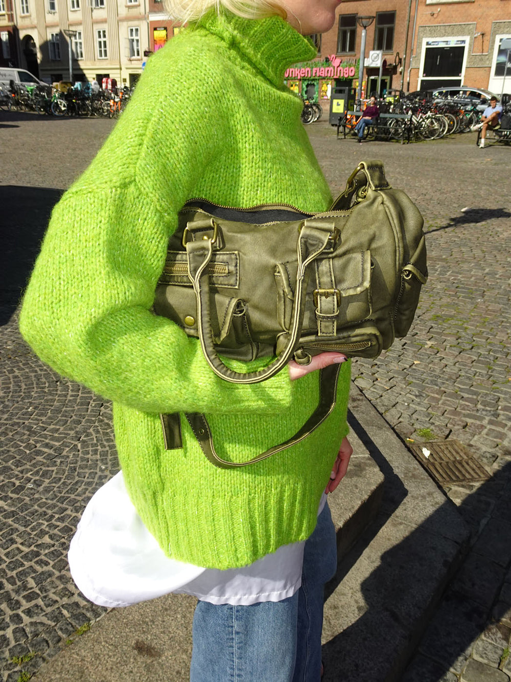 Gamil skuldertaske med lommer - Brun/grøn