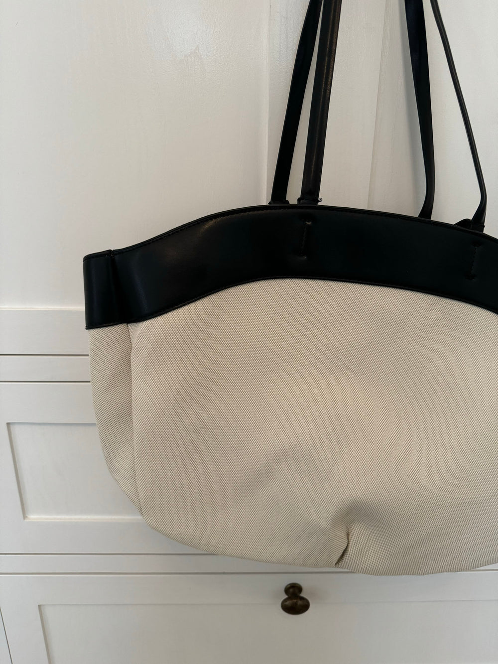 Dehli skuldertaske - Off white/sort