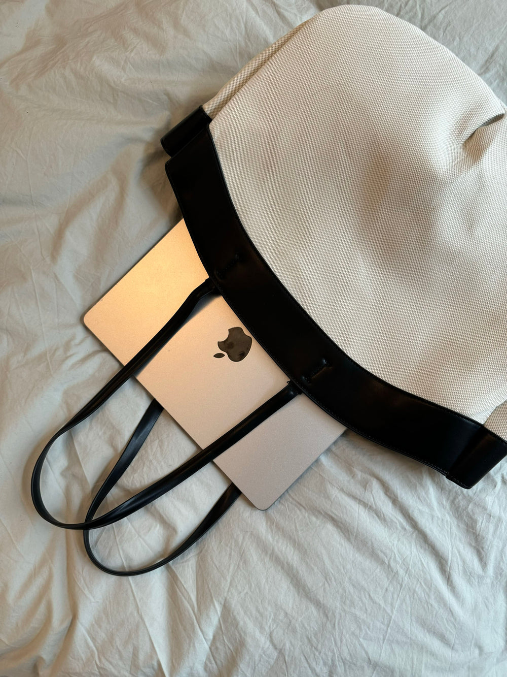 Dehli skuldertaske - Off white/sort