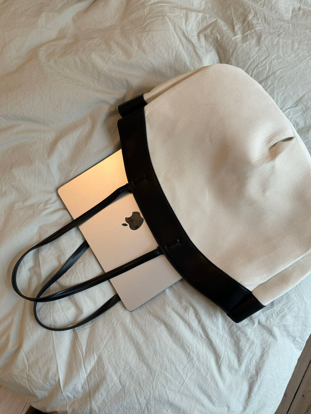 Dehli skuldertaske - Off white/sort