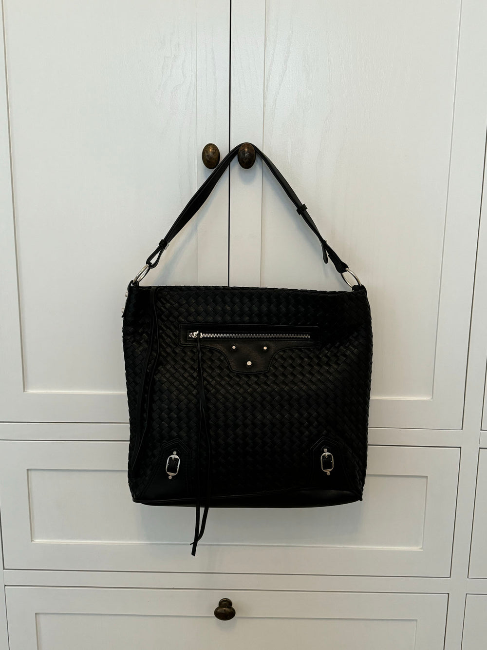 Mumbai skuldertaske i flet - Sort