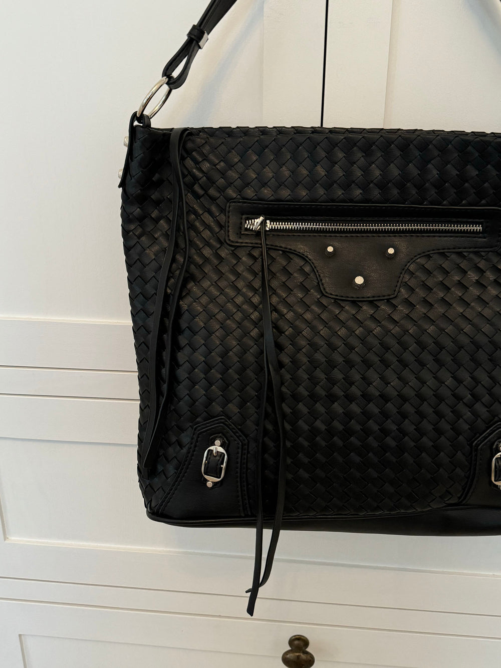Mumbai skuldertaske i flet - Sort