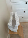 Honey stor toilettaske - Hvid med polka prikker