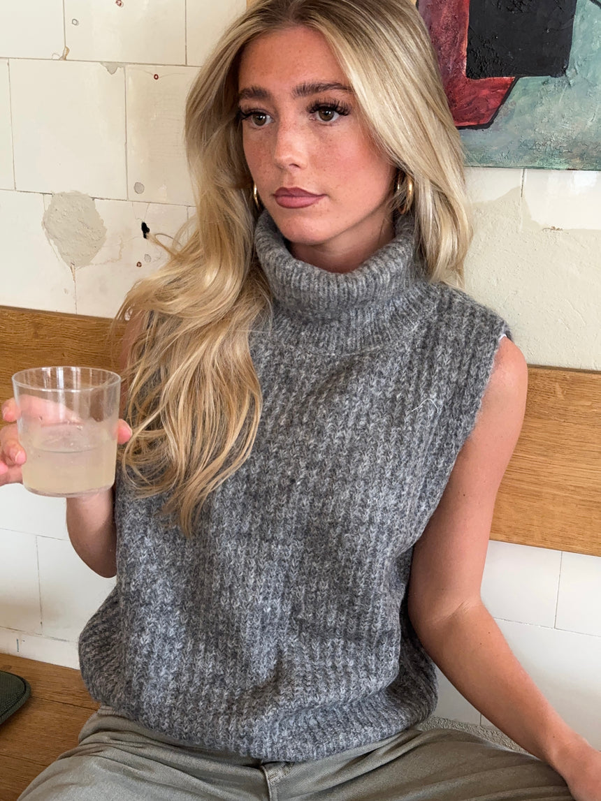 Thalia strikket rullekrave vest - Grå