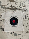 "Songs that remind me" baby tee - Hvid