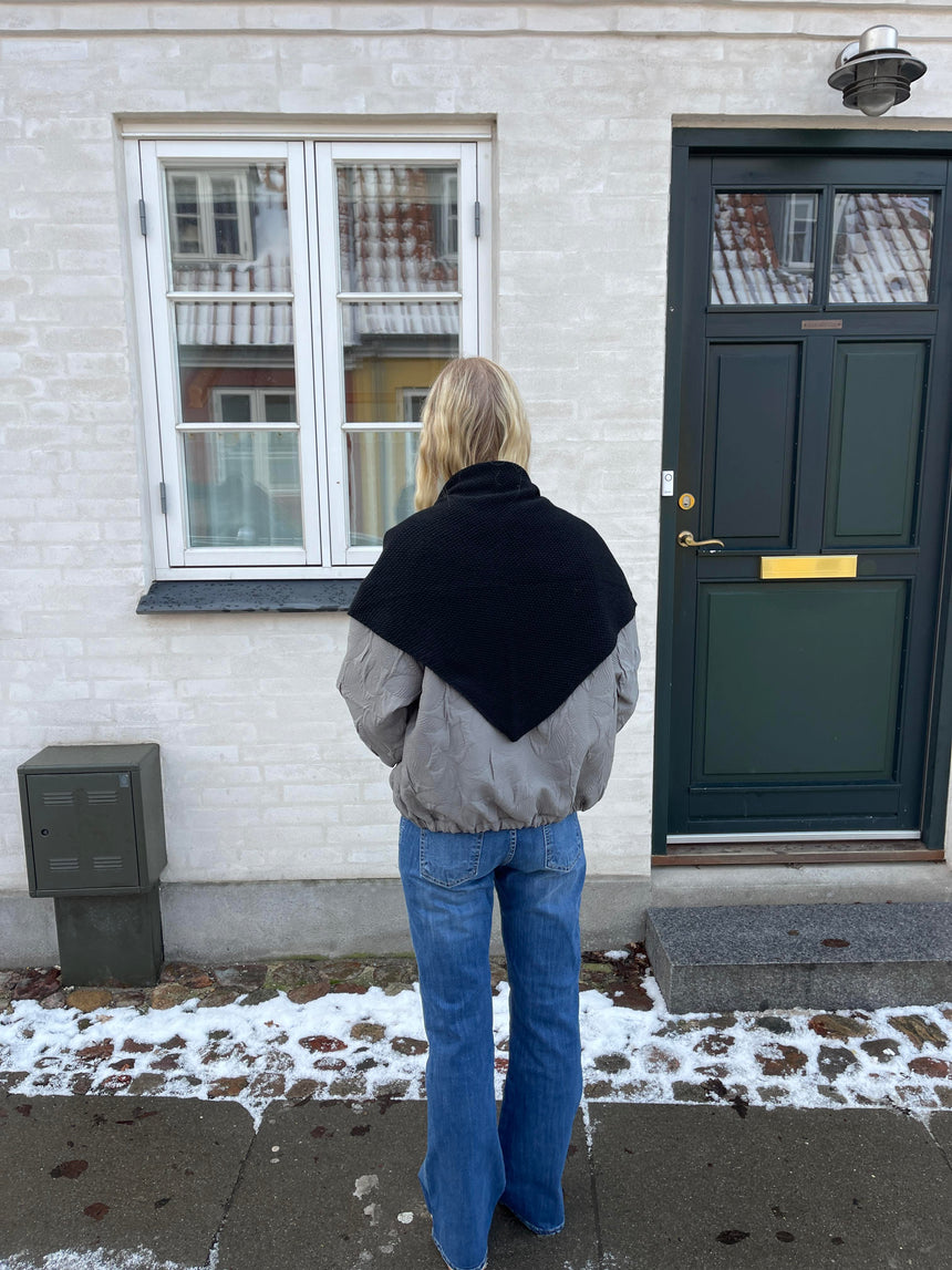 Aisha trekant tørklæde - Sort