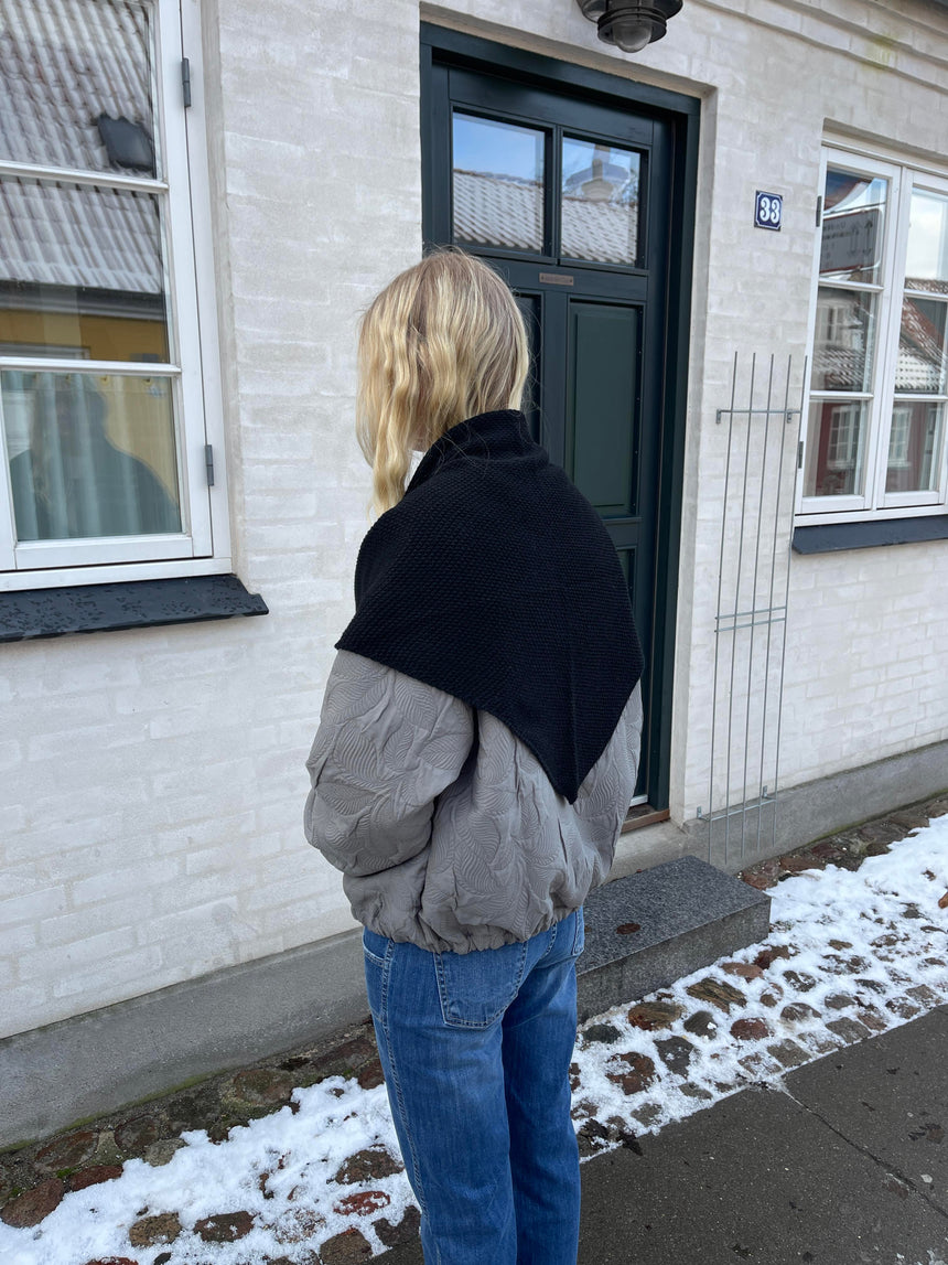 Aisha trekant tørklæde - Sort