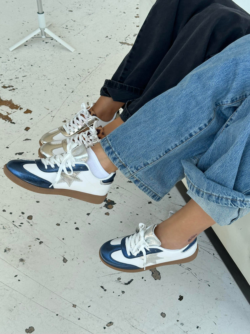 Accra sneakers med stjerne - Hvid/navy