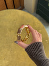 Armbånd med striber - Koral/brun/guld/off white